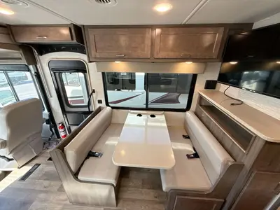 2021 Winnebago Vista photo 13