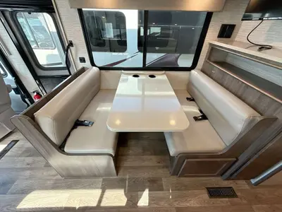 2021 Winnebago Vista photo 47