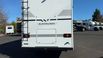 2027 Winnebago Suncruiser photo 3
