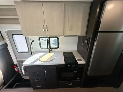 2027 Winnebago Suncruiser photo 36