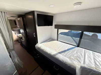 2027 Winnebago Suncruiser photo 41