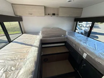 2027 Winnebago Suncruiser photo 40