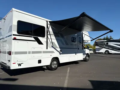2027 Winnebago Suncruiser photo 21
