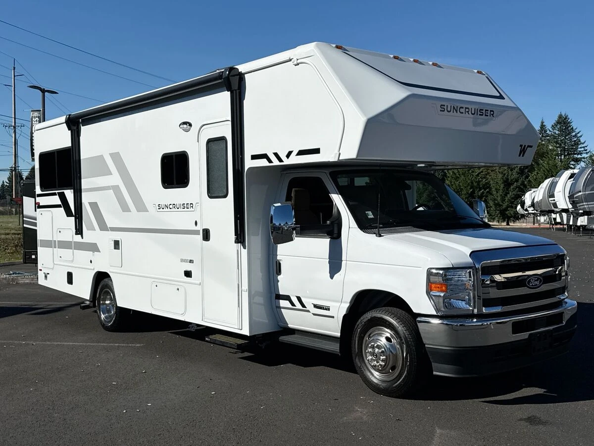 2027 Winnebago Suncruiser exterior