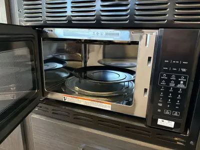 2027 Winnebago Suncruiser photo 35