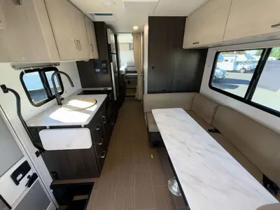2027 Winnebago Suncruiser photo 46