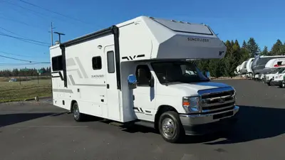 2027 Winnebago Suncruiser photo 6