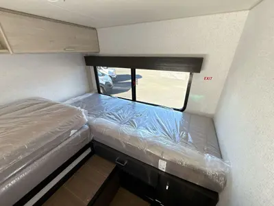 2027 Winnebago Suncruiser photo 42