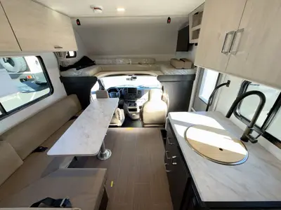 2027 Winnebago Suncruiser photo 47