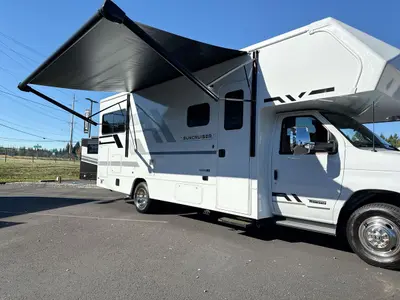2027 Winnebago Suncruiser photo 20