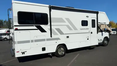 2027 Winnebago Suncruiser photo 4