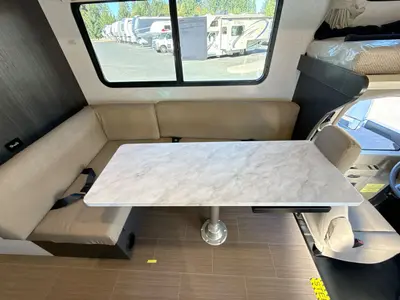 2027 Winnebago Suncruiser photo 43