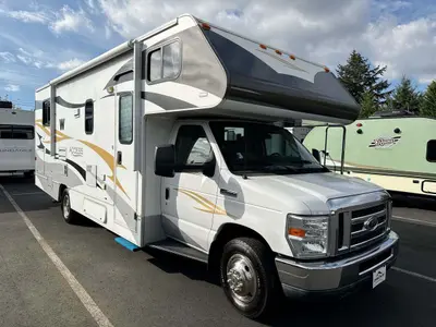 Used 2011 Winnebago Access 26Q