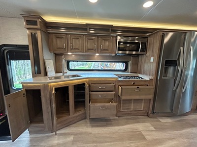 2021 JAYCO SENECA photo 2