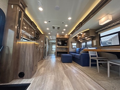 2021 JAYCO SENECA photo 6