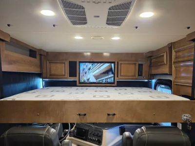 2021 HOLIDAY RAMBLER NAVIGATOR photo 3