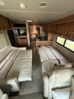 2012 WINNEBAGO ADVENTURER photo 6