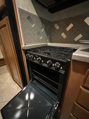2012 WINNEBAGO ADVENTURER photo 7