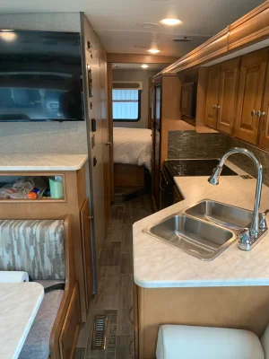 2019 WINNEBAGO VISTA photo 12