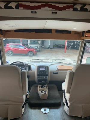 2019 WINNEBAGO VISTA photo 9