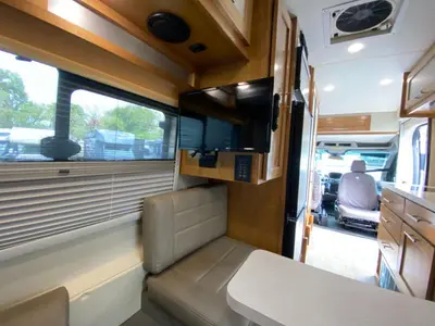 2019 Coachmen Beyond photo 29