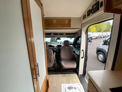 2019 Coachmen Beyond photo 35