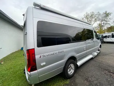 2023 Pleasure Way Plateau photo 10