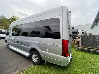 2023 Pleasure Way Plateau photo 6