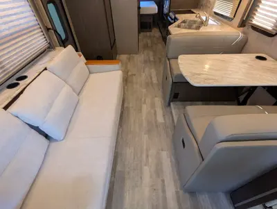 2021 Thor Motor Coach Freedom Traveler photo 12