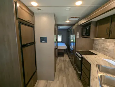 2021 Thor Motor Coach Freedom Traveler photo 16