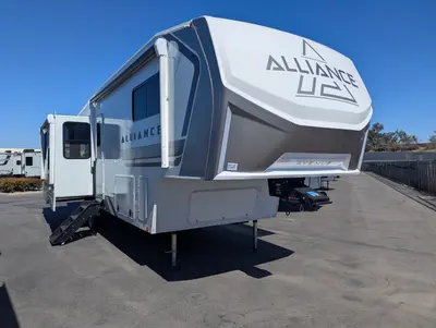 New 2027 Alliance RV Avenue 32RLS