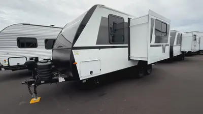 2027 Winnebago Micro Minnie photo 5