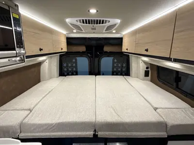 2027 Storyteller Overland Darkmode photo 33