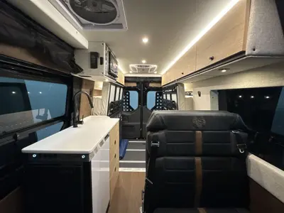2027 Storyteller Overland Darkmode photo 40