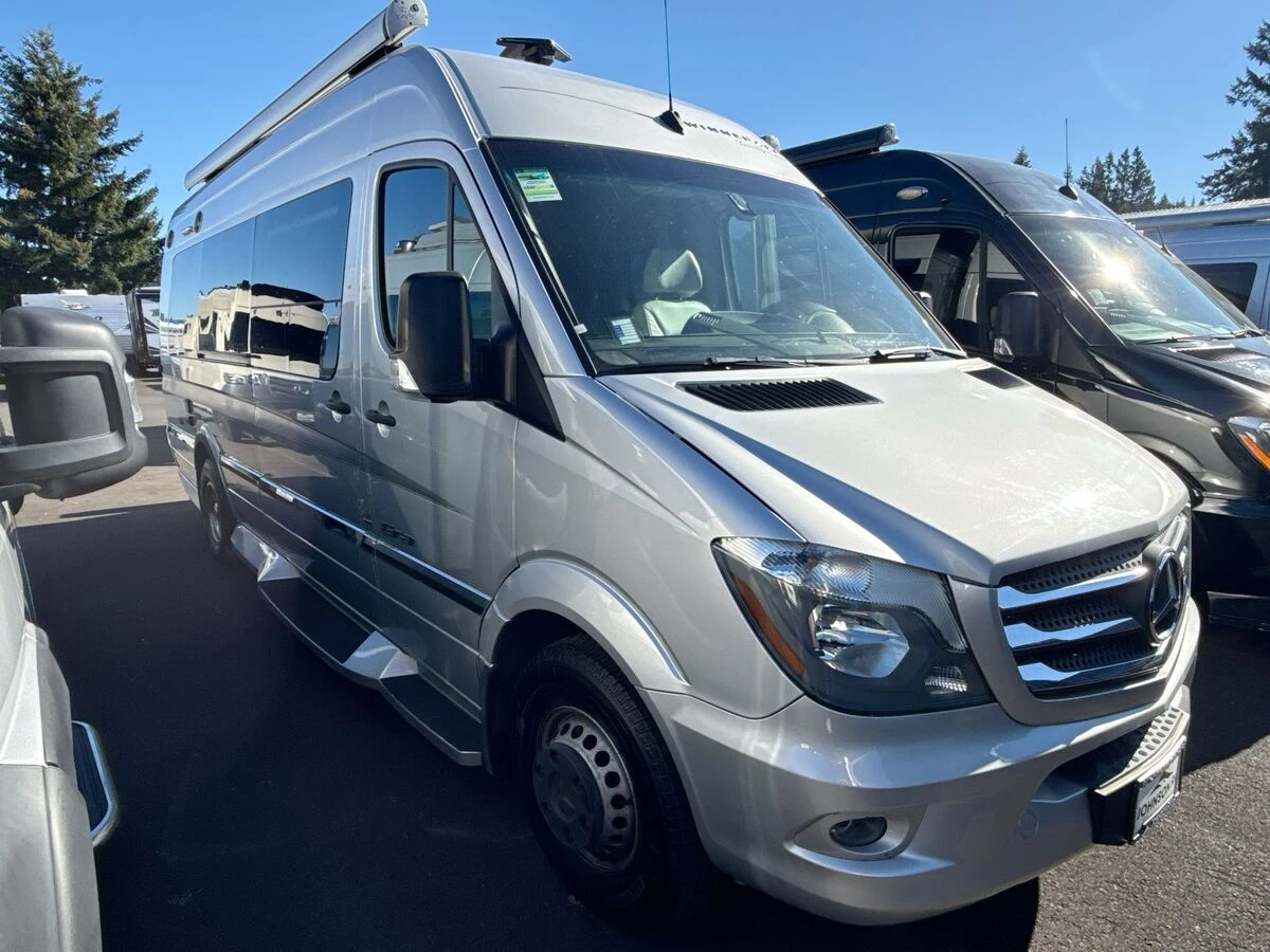 2017 Winnebago Era exterior
