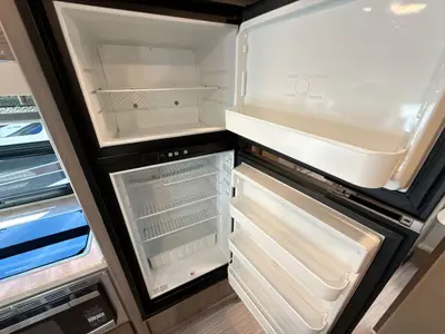 2021 Thor Motor Coach Tiburon photo 36