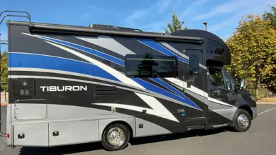 2021 Thor Motor Coach Tiburon photo 4