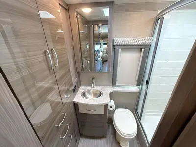 2021 Thor Motor Coach Tiburon photo 42