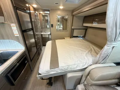 2021 Thor Motor Coach Tiburon photo 45