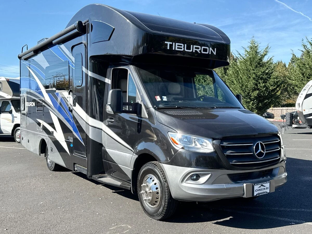 2021 Thor Motor Coach Tiburon exterior