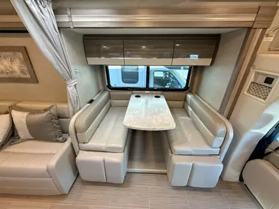 2021 Thor Motor Coach Tiburon photo 17