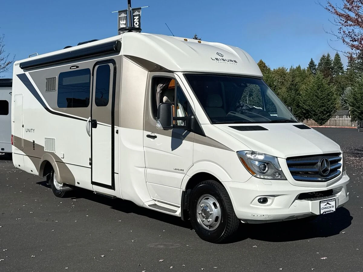 2017 Leisure Travel Unity exterior