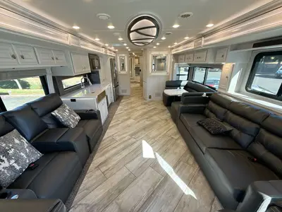2022 Fleetwood Discovery photo 49