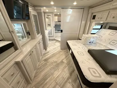 2022 Fleetwood Discovery photo 41