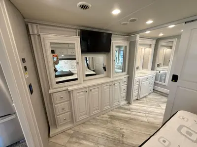 2022 Fleetwood Discovery photo 43