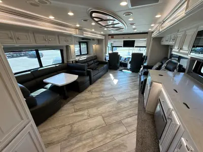 2022 Fleetwood Discovery photo 50