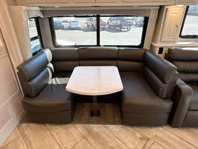 2022 Fleetwood Discovery photo 44