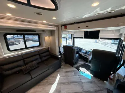 2022 Fleetwood Discovery photo 45