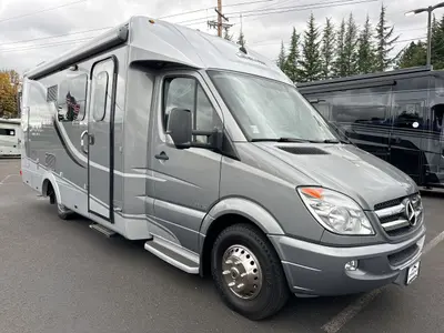 Used 2014 Leisure Travel Unity 24MB