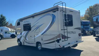 2019 Thor Motor Coach Freedom Elite photo 10